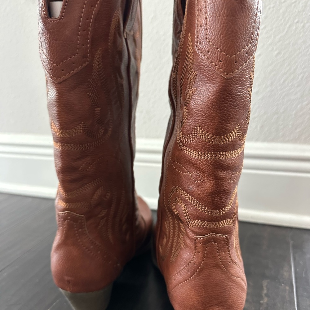 True Craft Brown Heeled Boots with Decorative Stitching